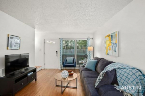 WFH in Relaxing Clarksville Townhome with Parking